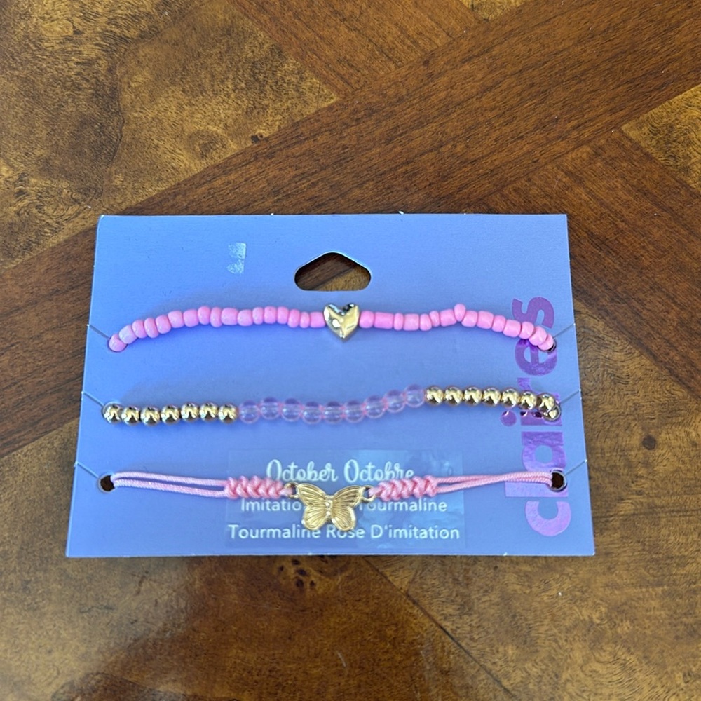 A cute bracelet in the brand Claire’s
